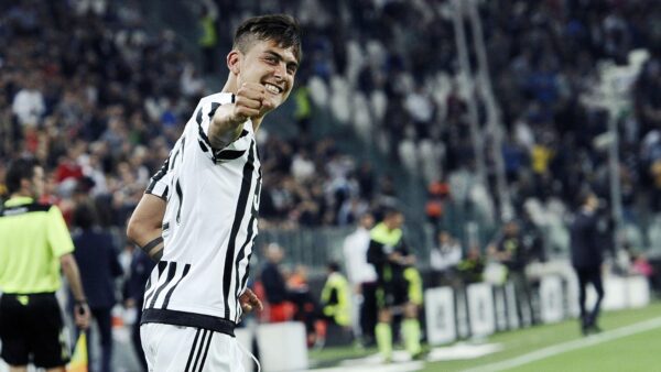dybala esulta juventus aprile 2016 ifa