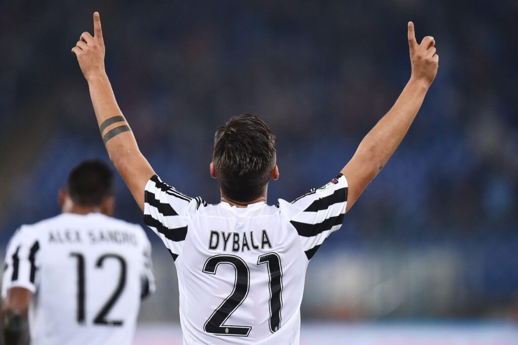 Pazza idea Juventus: se parte Dybala, si punta tutto sui due biancocelesti 1 dybala esulta spalle juventus dicembre 2015 ifa