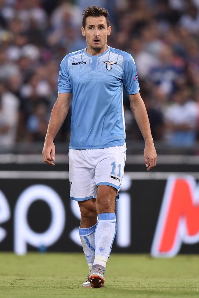 I biancocelesti si congratulano con Klose, Keita e Anderson: "Grande Miro!". Patric: "Bella vittoria" 1 klose lazio champions league agosto 2015 ifa