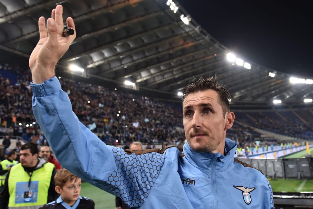 Compleanno Klose, tanti auguri Miro: il messaggio della Lazio - FOTO 1 klose tuta lazio maggio 2016 ifa