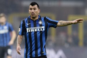 Serie A, Medel: «Non ritengo corretto assegnare lo Scudetto a tavolino»