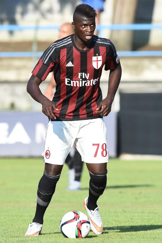 Niang tuona: «Decido io dove andare a giocare!». E se la scelta ricadesse sulla Lazio? 1 niang azione milan luglio 2015 ifa