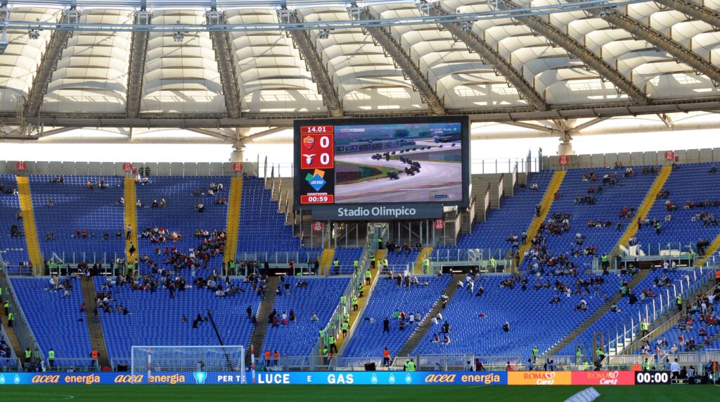 L'Olimpico biancoceleste si svuota: 40mila spettatori in meno rispetto a due anni fa 1 barriere olimpico