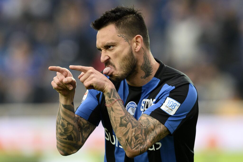 Pinilla: "Due gol alla Lazio per centrare la vittoria e avvicinare la salvezza" 1 pinilla esulta bis atalanta ottobre 2015 ifa