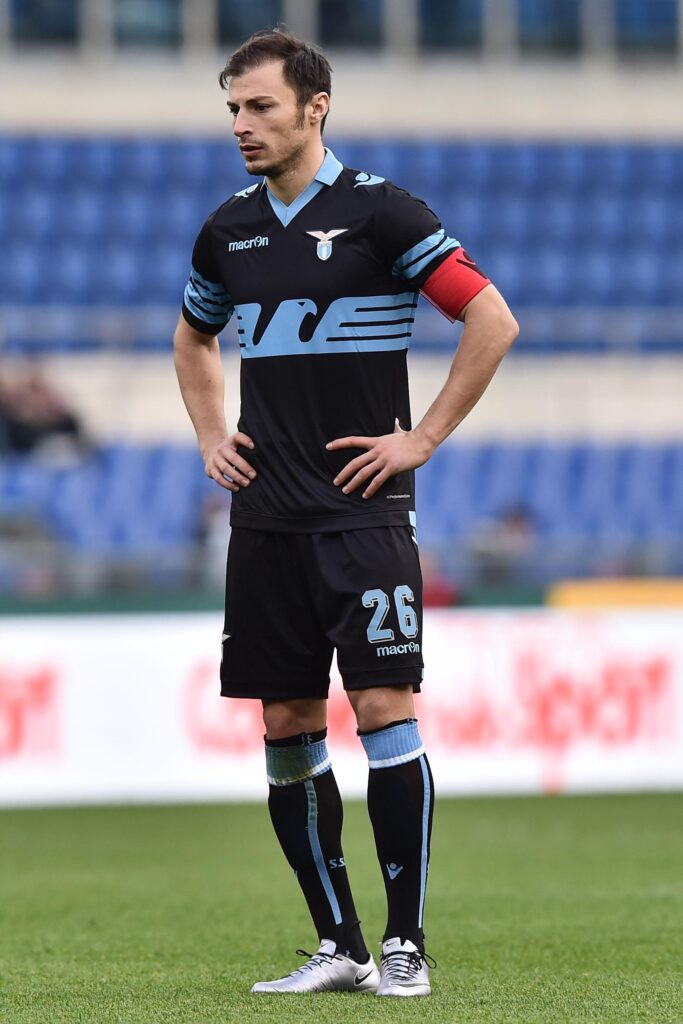 Radu: «Spero che i tifosi tornino allo stadio. Peruzzi il nostro miglior acquisto. La Roma? Siamo noi la prima squadra della Capitale» 1 radu lazio third gennaio 2016 ifa