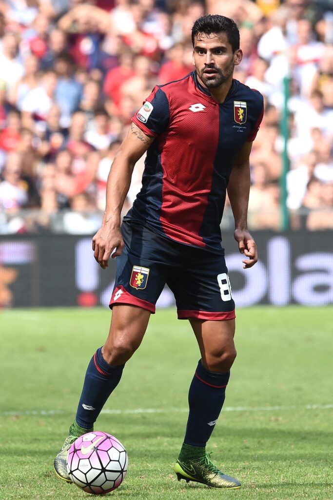 Genoa, Rincon: «La Lazio è una squadra con grandi valori, sono fortissimi nell'uno contro uno» 1 rincon azione genoa settembre 2015 ifa