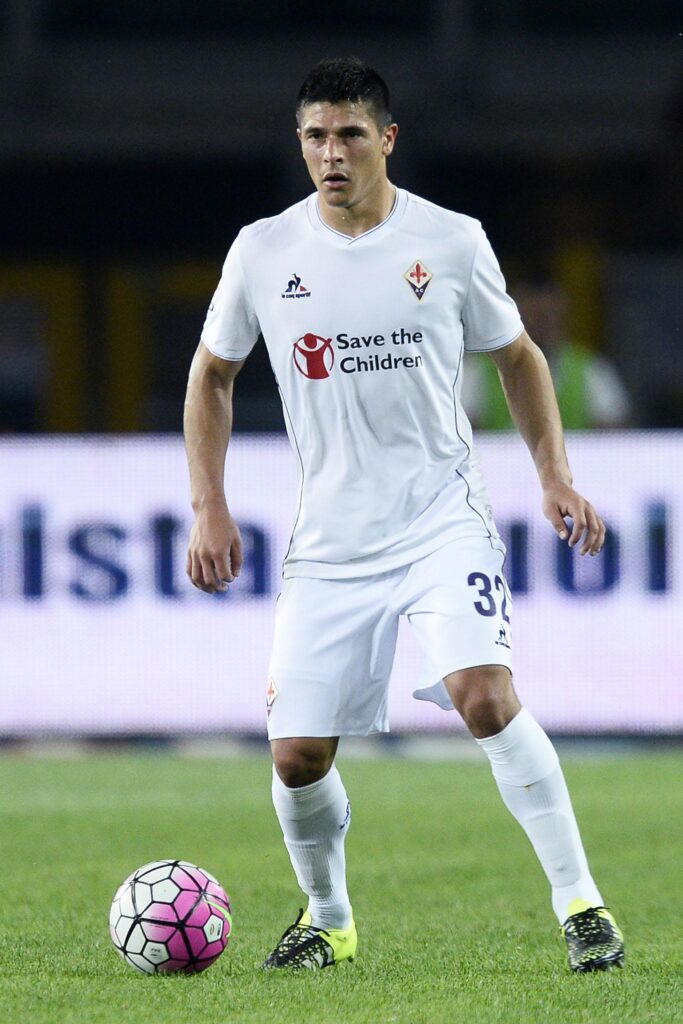 Curti, ag. Roncaglia: "Ogni decisione verrà presa dopo la Coppa America. Interesse anche da parte del Boca" 1 roncaglia azione fiorentina away agosto 2015 ifa