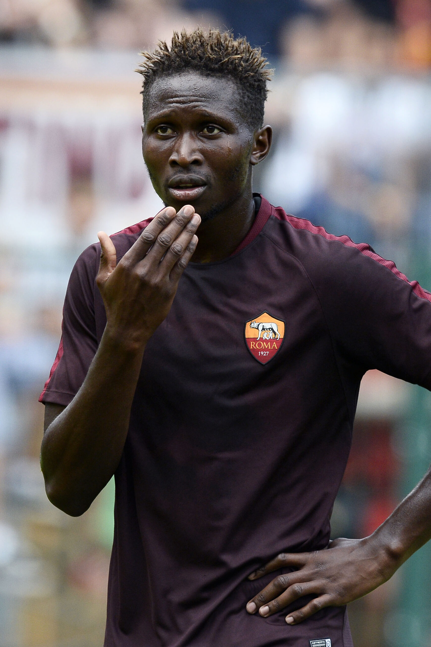 Il ricordo di Yanga-Mbiwa: "Il gol dello scorso anno alla Lazio il puù importante della mia carriera" 21 yanga mbiwa roma luglio 2015 ifa scaled