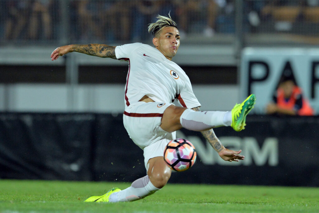 Roma, grave incidente stradale per Bruno Peres. Paredes invece... 1 paredes roma away azione agosto 2016 ifa