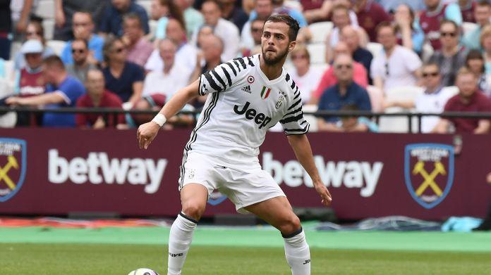 pjanic-juventus-third-azione-agosto-2016-ifa