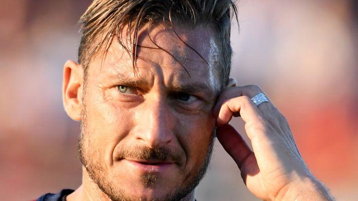 totti-roma-riscaldamento-agosto-2016-ifa lugaresi totti