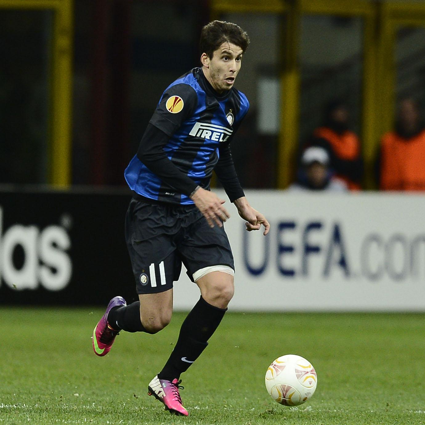 Inter, Alvarez: "Non pensiamo ai problemi della Lazio, siamo solo concentrati sul nostro gioco" 21 alvarez casa inter 2013 ifa