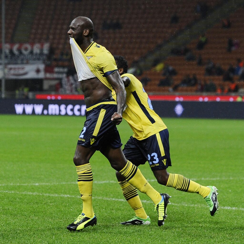 Cauet applaude Ciani: "Si è ambientato alla Serie A. Konko? Penalizzato dagli infortuni" 1 ciani esulta lazio away 2013 ifa