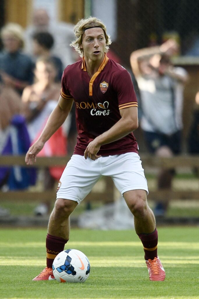 Pescara, testa alla Lazio. Crescenzi: «Per me è come un derby.» Zampano: «Ora rialziamoci con i biancocelesti» 1 crescenzi alessandro amichevole roma 2013 azione ifa