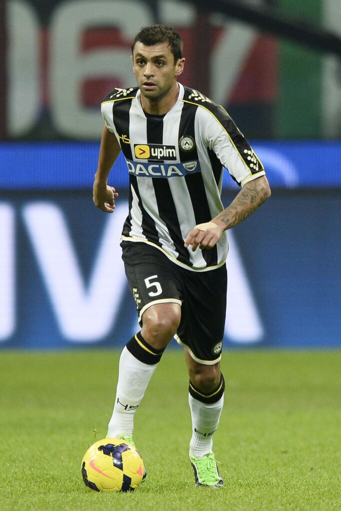 Tare alla ricerca di un centrale difensivo: riecco Danilo 1 danilo azione udinese gennaio 2014 ifa