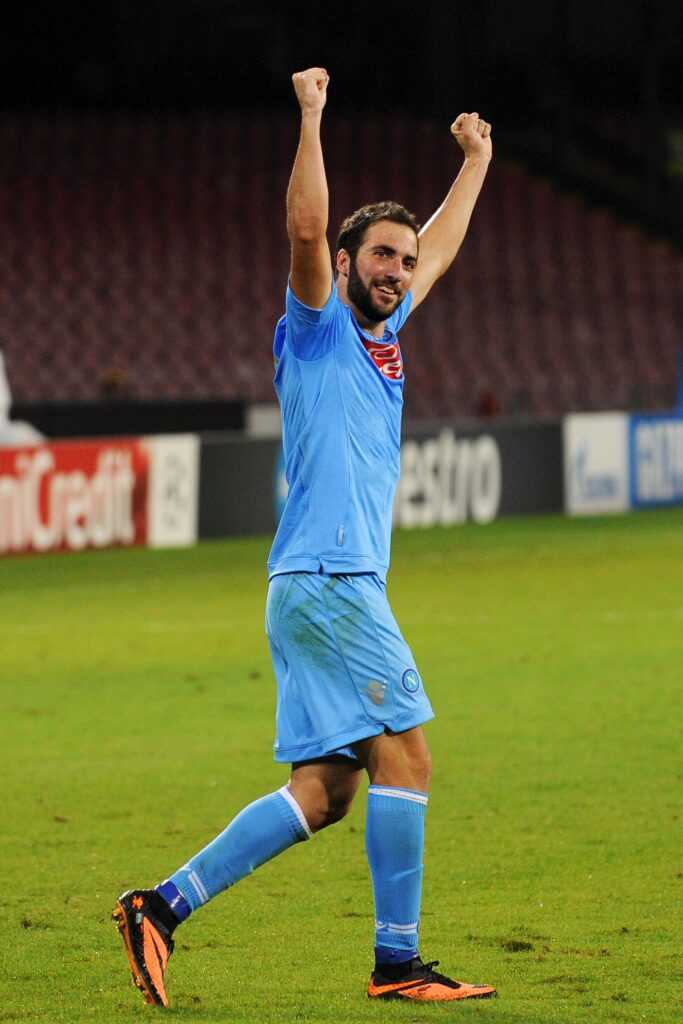 Higuain esulta napoli champions 2013 ifa