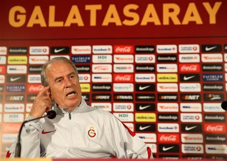 Galatasaray, il tecnico Mustafa Denizli non teme la Lazio: "Chiunque verrà a giocare nel nostro stadio troverà grandi difficoltà" 21 allenatore galatasaray 2015