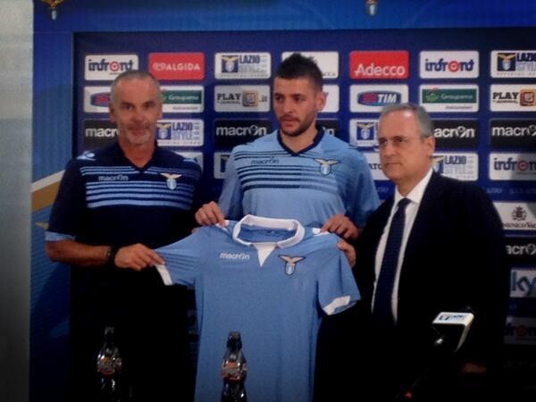Rivivi la diretta, Djordjevic: "Lazio scelta giusta per la mia carriera. La pressione non mi spaventa, penso solo a vincere" 21 djordje pres