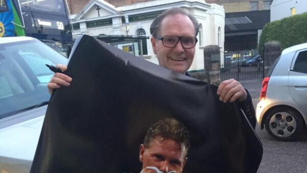 gazza sorride