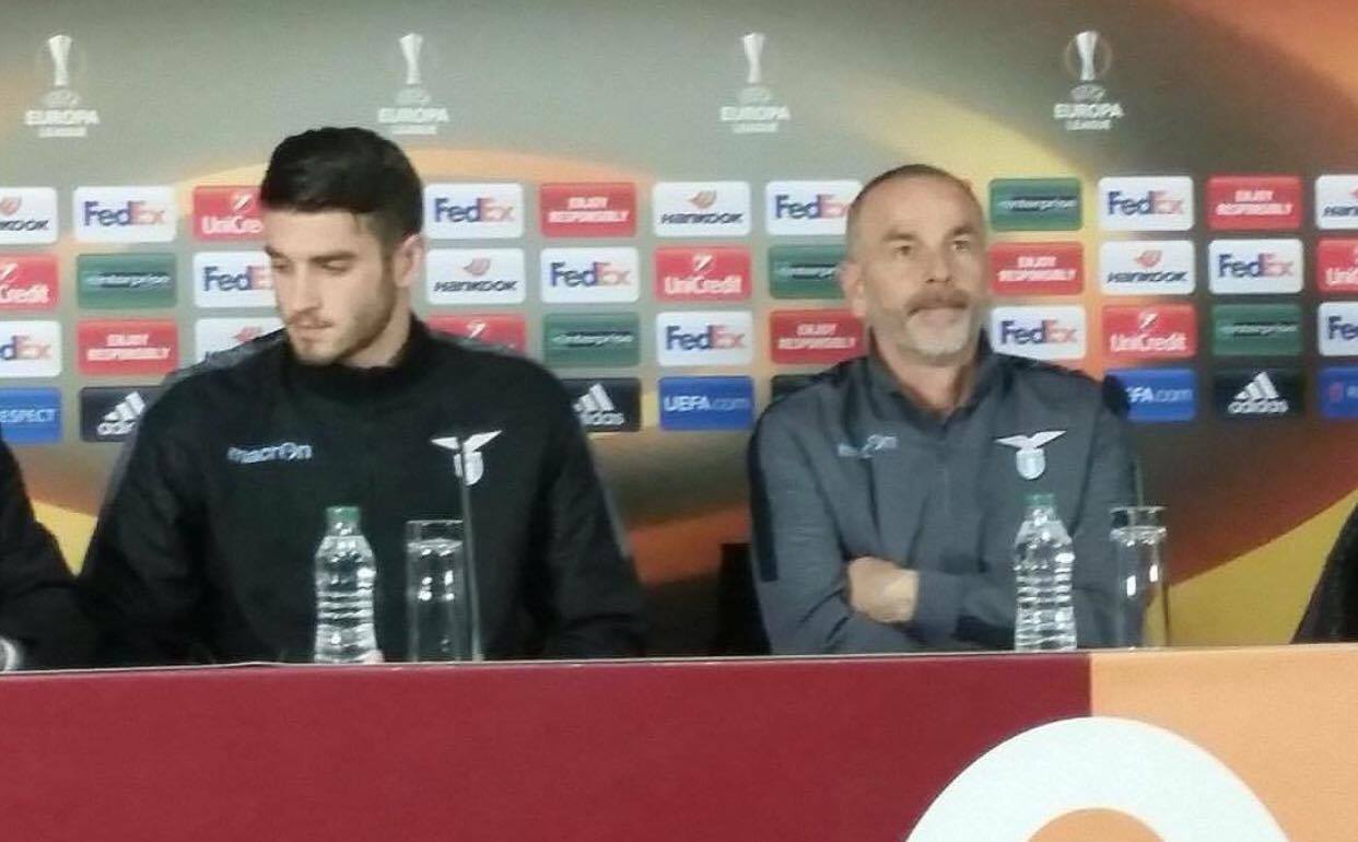 Rivivi la diretta - Pioli: "Sarà una gara combattuta. In porta? Gioca Marchetti". Hoedt: "L'Europa League è un nostro obiettivo" 21 hoedt pioli conferenza europa league
