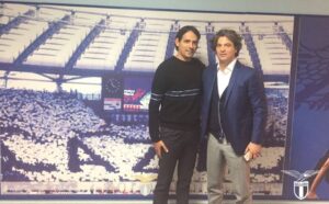 Lazio, Couto mostra le maglie della sua carriera: tre casacche della Lazio! – FOTO