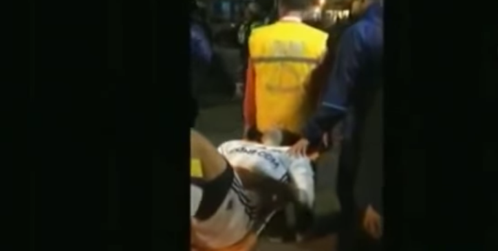 Paura per Van Persie: l'olandese rischia di perdere l'occhio sinistro dopo uno scontro con un avversario - VIDEO 21 occhiovan