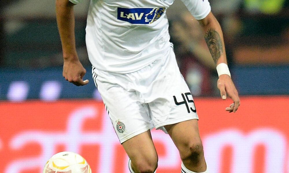 Mitrovic incassa 25 milioni e saluta l’Arabia: l’ex Lazio sfida il destino di Milinkovic?