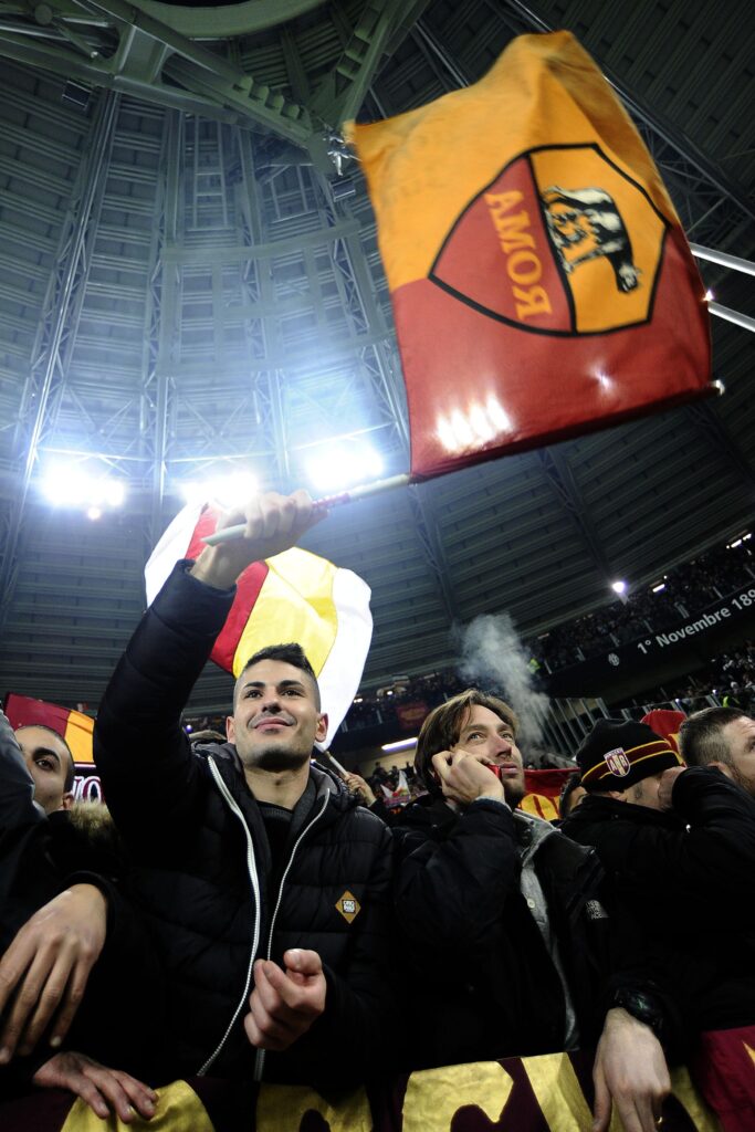 Liverpool-Roma, scontri tra tifosi nel prepartita 1 roma tifosi gennaio 2014 ifa