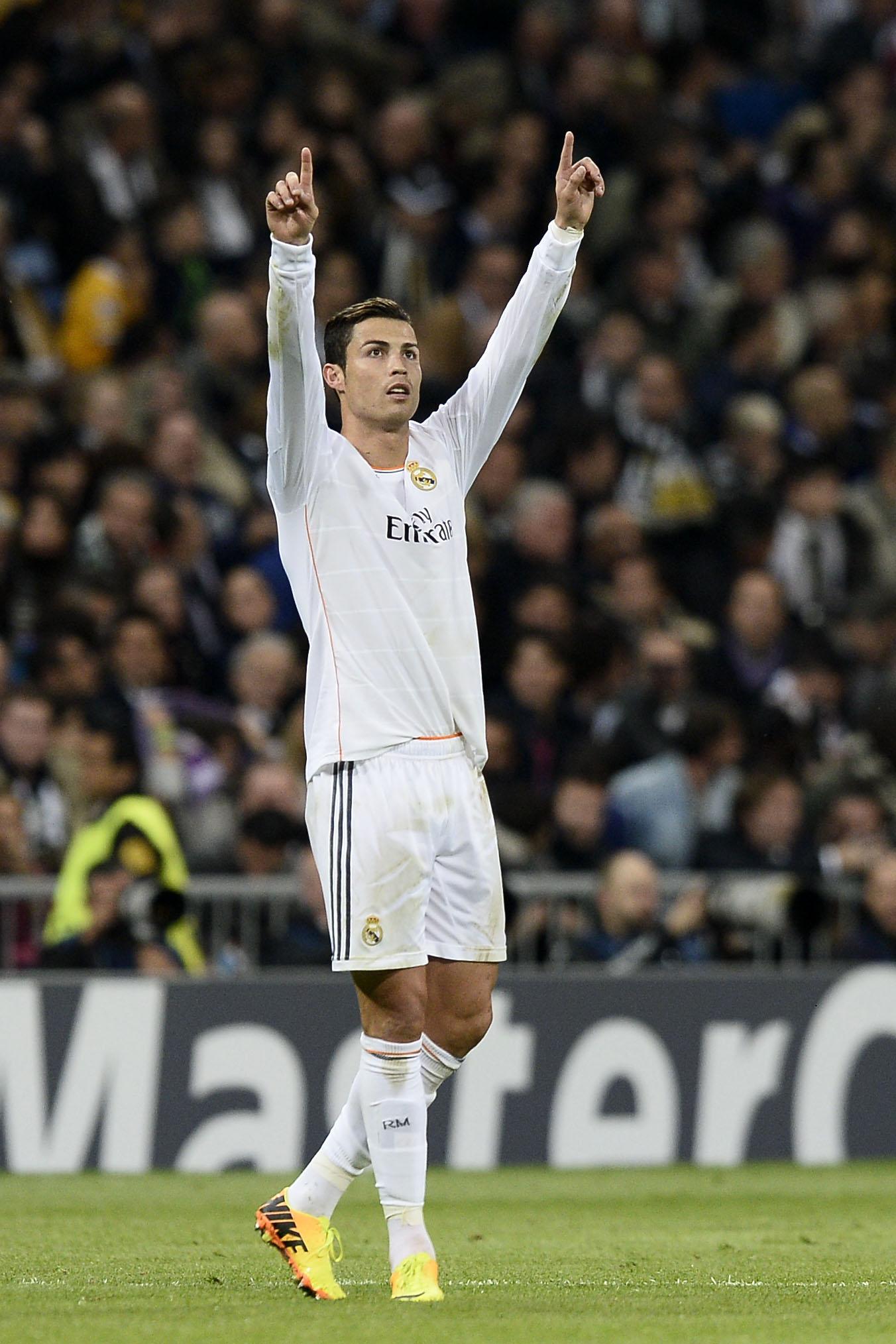 ronaldo cristiano esulta real madrid 2013 ifa