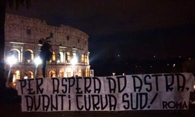 roma tifosi striscione colosseo
