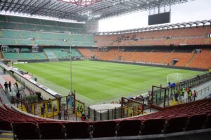 Inter-Lazio, cori infamanti dei tifosi neroazzurri: la Procura valuta una decisione
