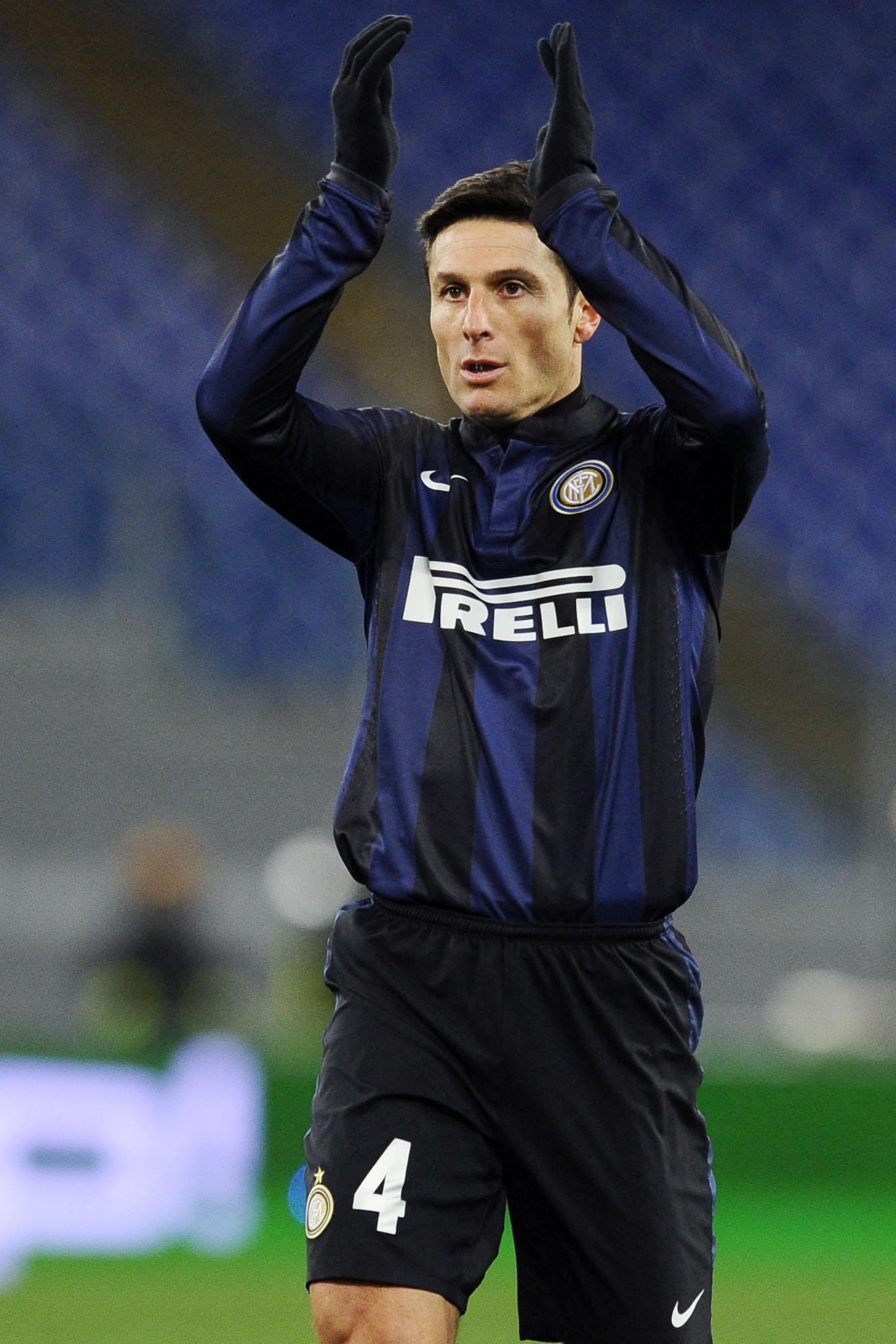 L'emozione di Zanetti: "Serata speciale per me. Dobbiamo conquistare i tre punti" 21 zanetti applaude inter marzo 2014 ifa
